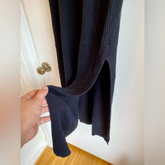 LIKE NEW ASOS DESIGN Curve rib-knit v-neck midi dress black 14 sleeveless - Picture 10 of 10